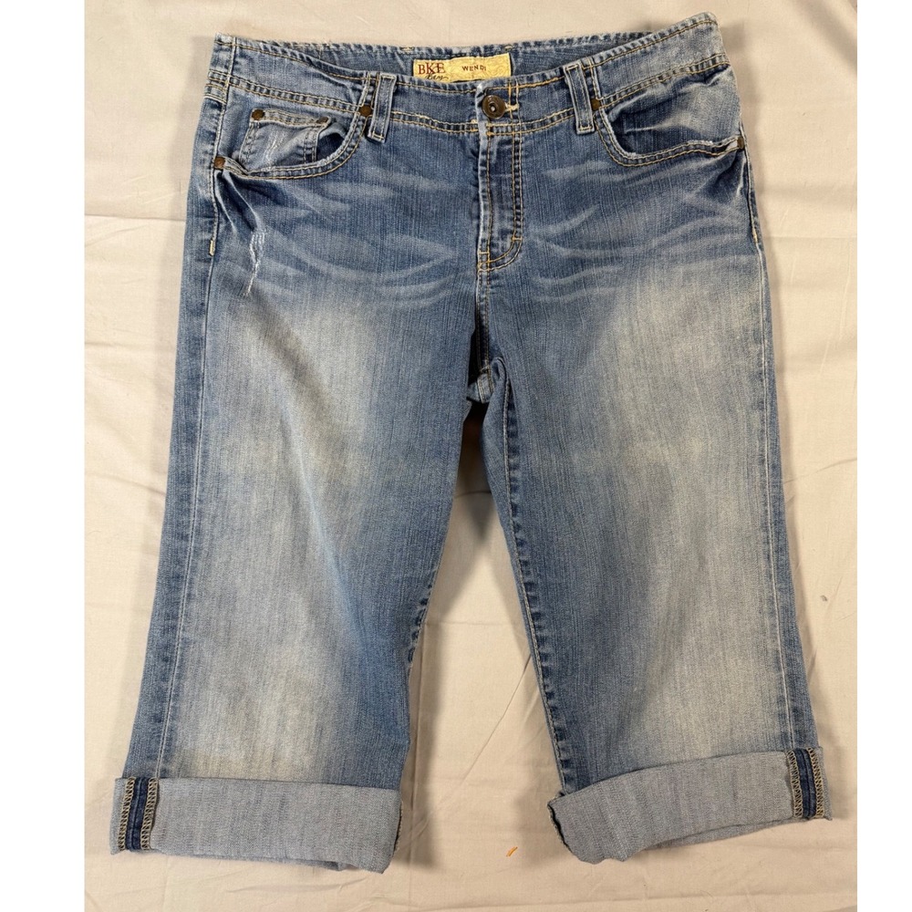 BKE Denim Wendi Capri Jeans 31 Light Wash Distressed Cuffed Mid Rise